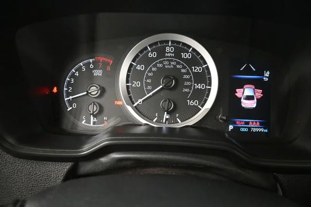 Used 2022 Silver Toyota LE image 9