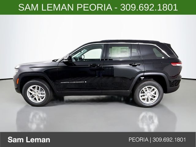 New 2026 Diamond Black Crystal Pearlcoat Jeep Laredo X image 4
