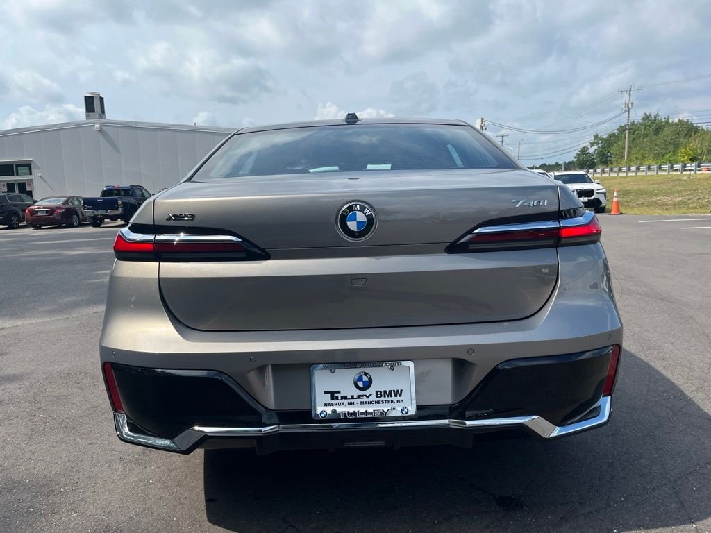 Used 2026 Oxide Grey Met BMW 740i xDrive image 6