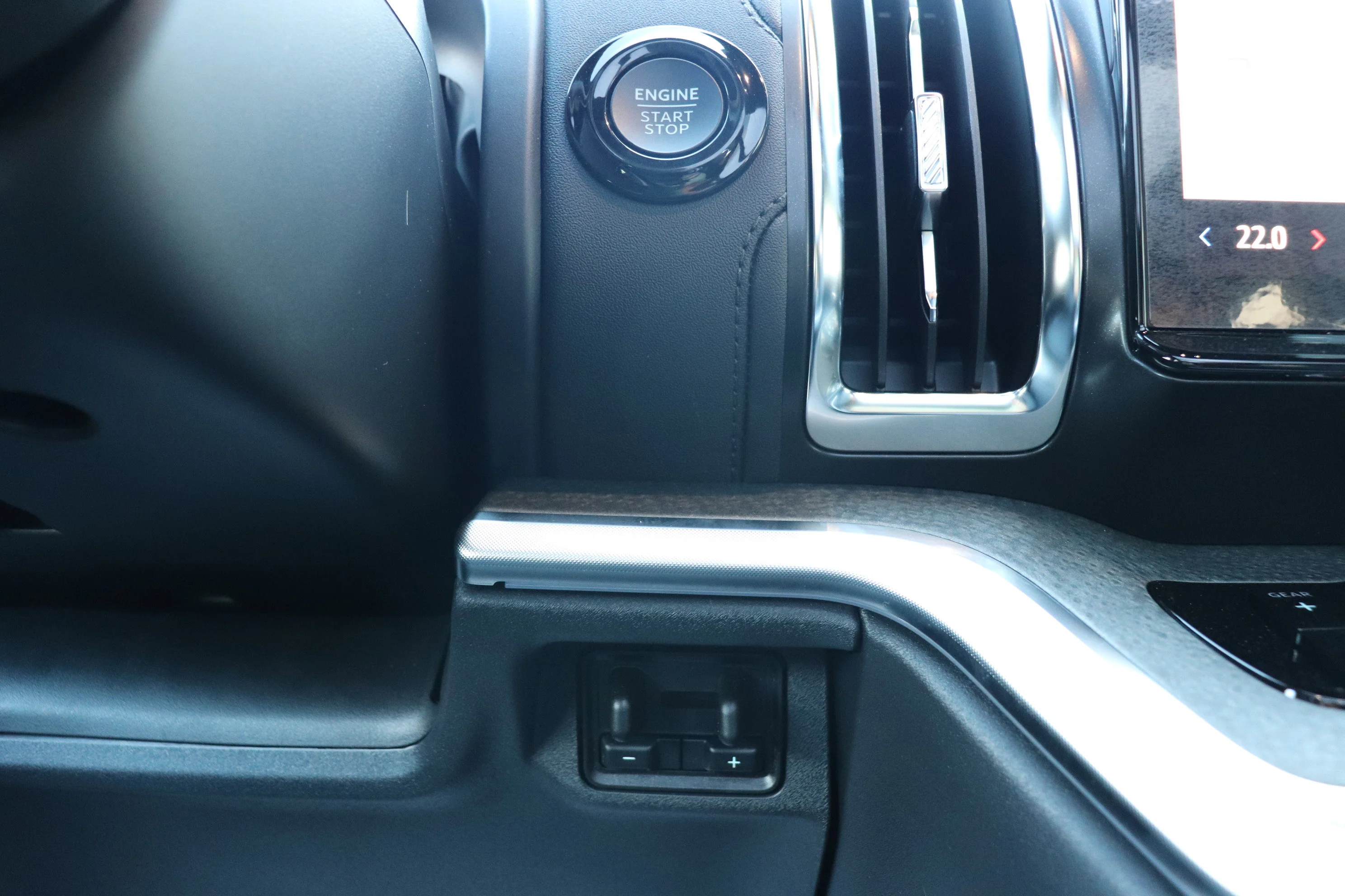 New 2026 AGATE BLACK METALLIC Ford Tremor image 16