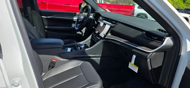 New 2026 White/off-white Jeep Limited image 42