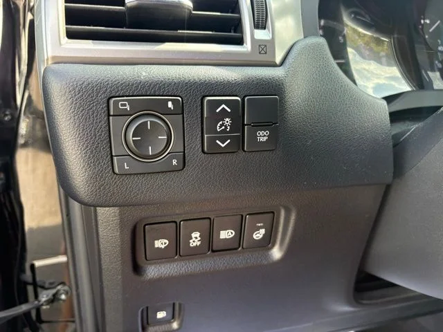 Used 2023 Black Lexus 460 image 26