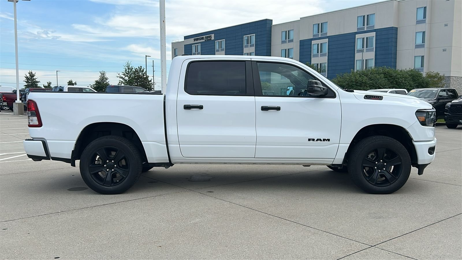 Used 2023 White Ram Big Horn/Lone Star image 3