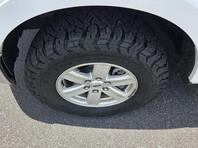 Used 2022 White Ford XLT image 17