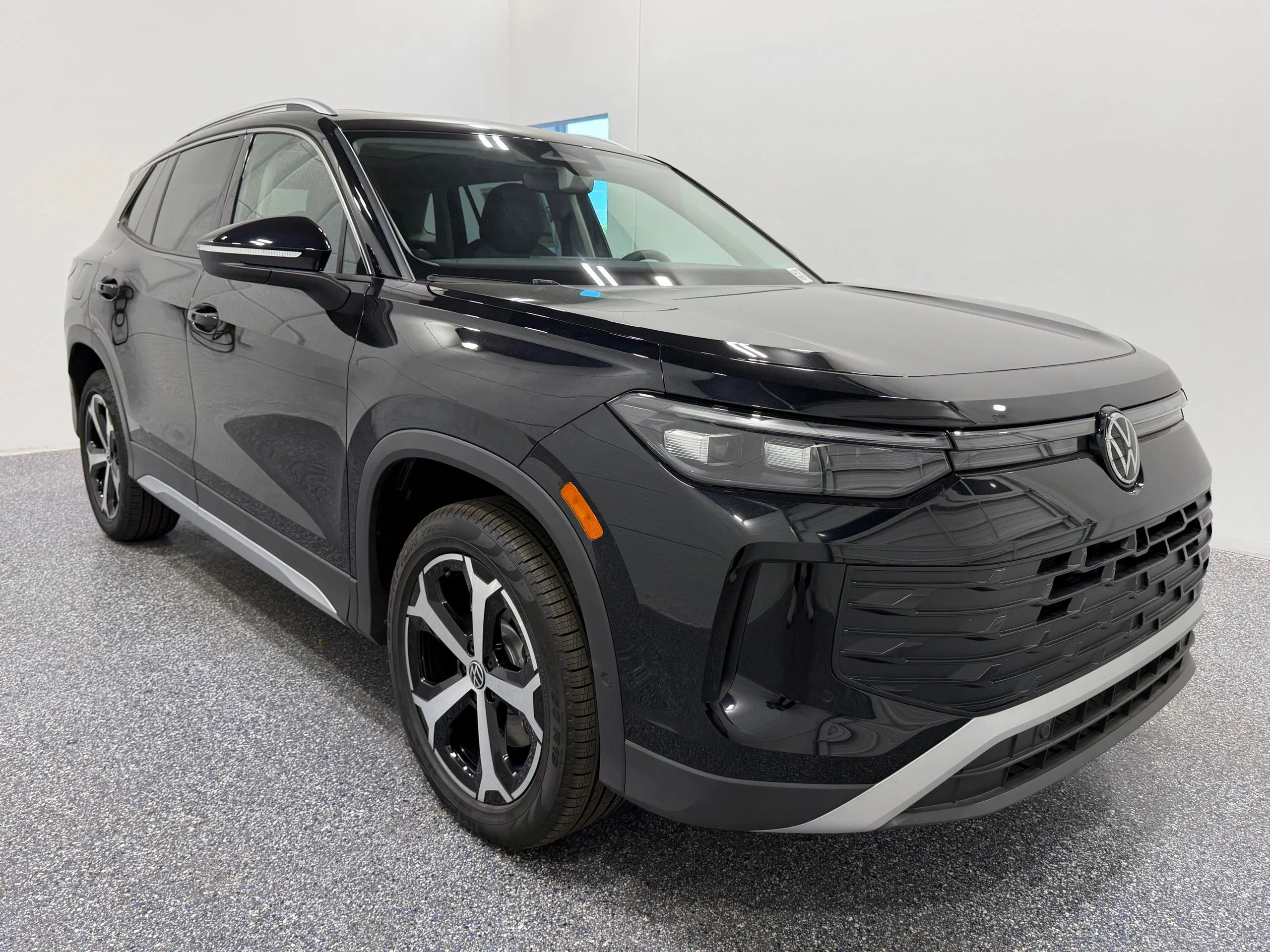 New 2026 Black Volkswagen 2.0T SE image 9