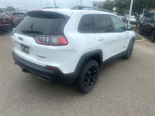 Used 2019 White Jeep Trailhawk image 3