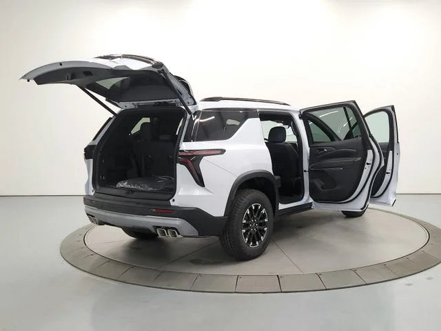 New 2026 White Chevrolet Z71 image 15