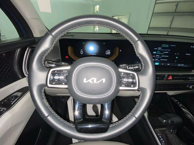 Used 2025 Black Kia S image 14
