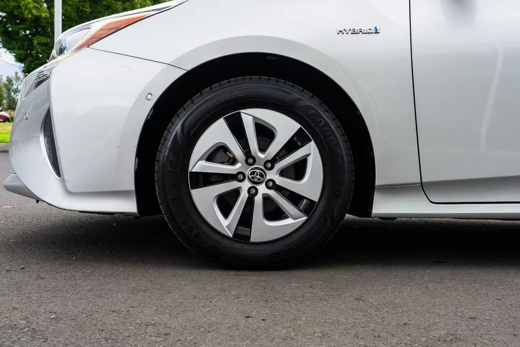 Used 2017 Silver Toyota Two image 7