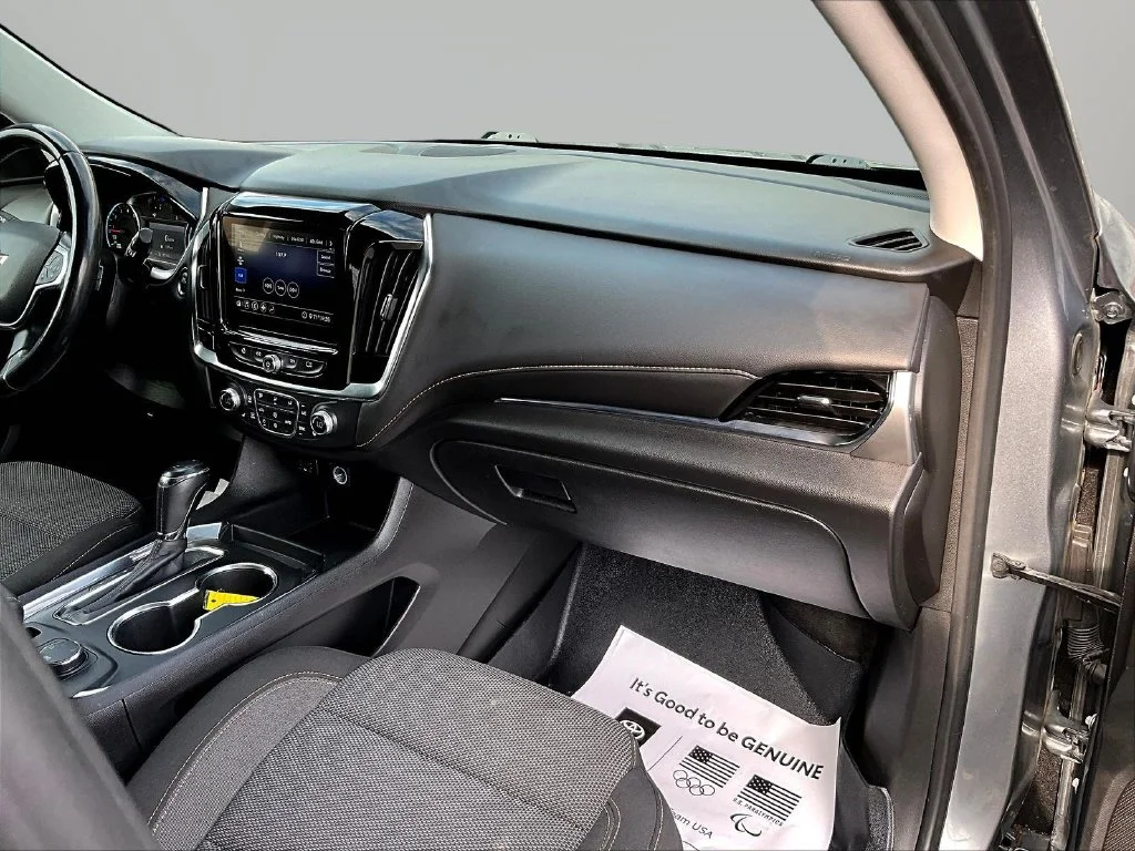 Used 2020 Gray Chevrolet LT image 30
