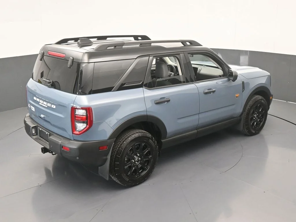 Used 2026 Azure Gray Metallic Ford Badlands image 60