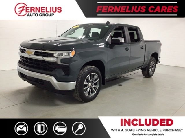 Used 2025 Gray Chevrolet LT image 4