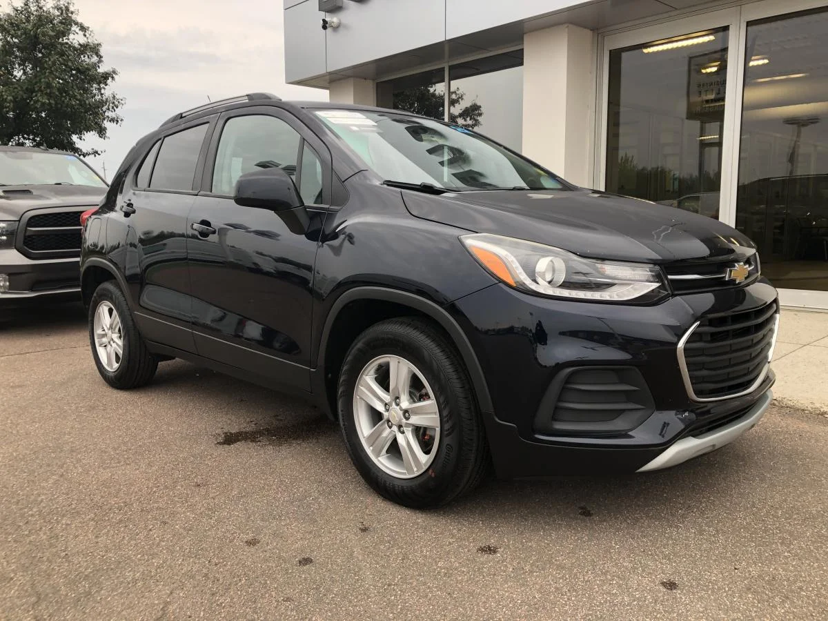 Used 2022 Blue Chevrolet Awd 4dr Lt image 3