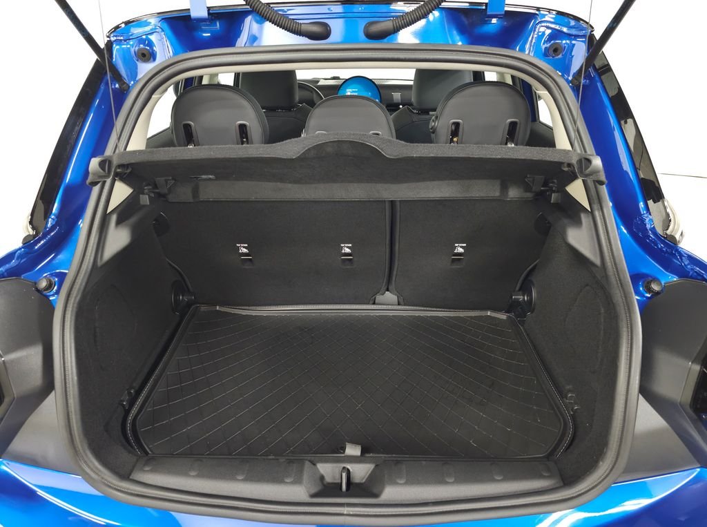 2025 MINI Hardtop 4 Door Base - Photo 9