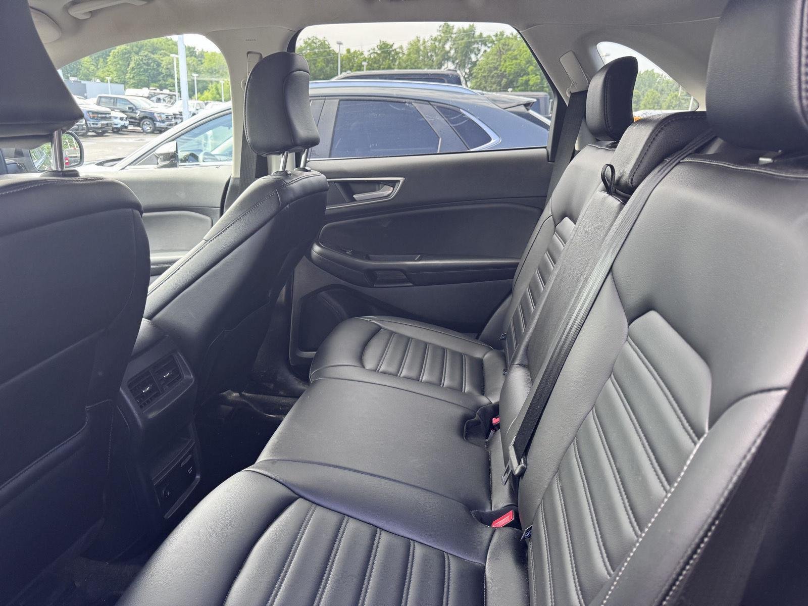 Used 2023 Agate Black Ford SEL image 9