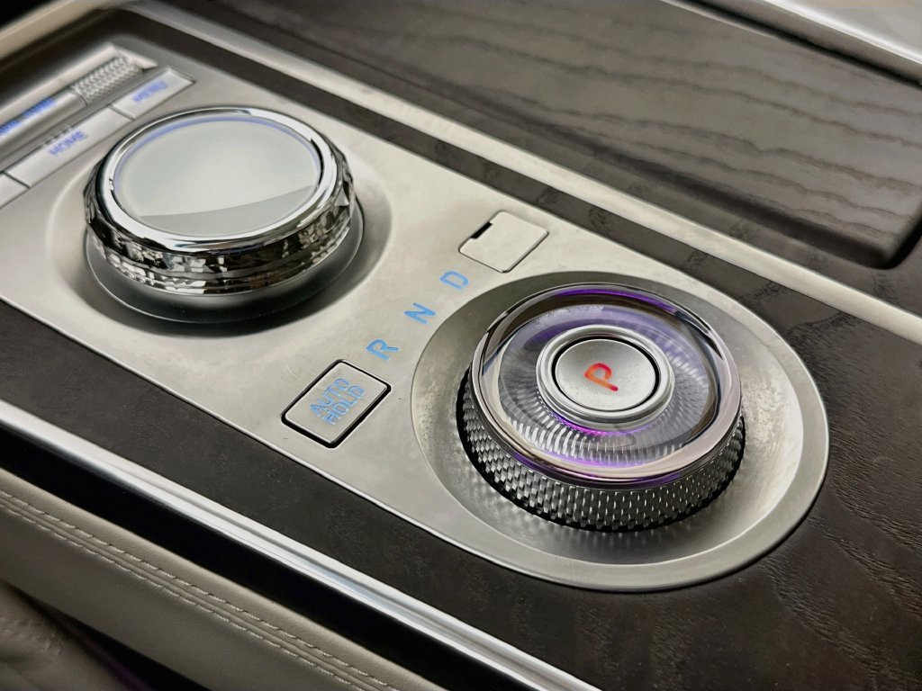 Used 2023 Silver Genesis 3.5T image 17
