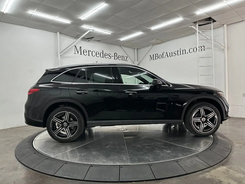 New 2026 Black Mercedes-Benz GLC 300 image 8
