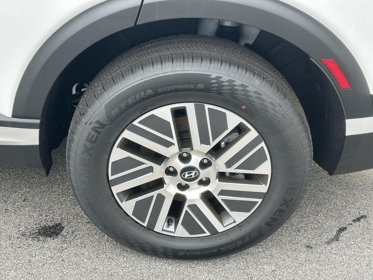 New 2026 Creamy White Pearl Hyundai Blue SEL 7P image 17