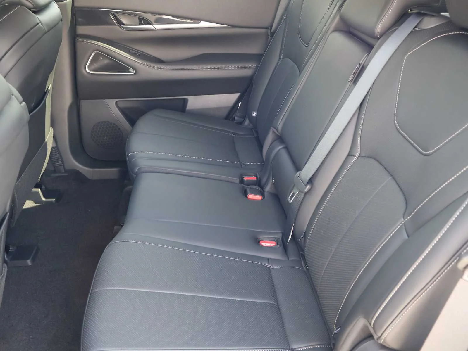 Certified Used 2027 Graphite Shadow INFINITI SPORT image 21
