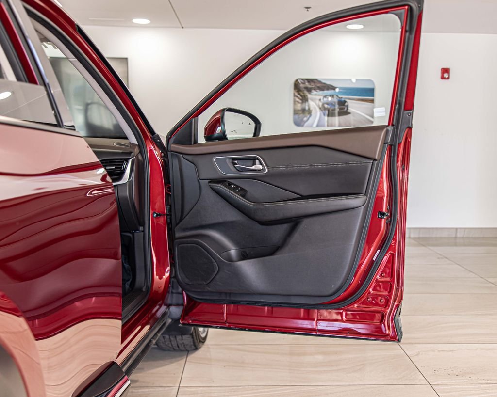 Used 2023 Red Nissan Platinum image 41