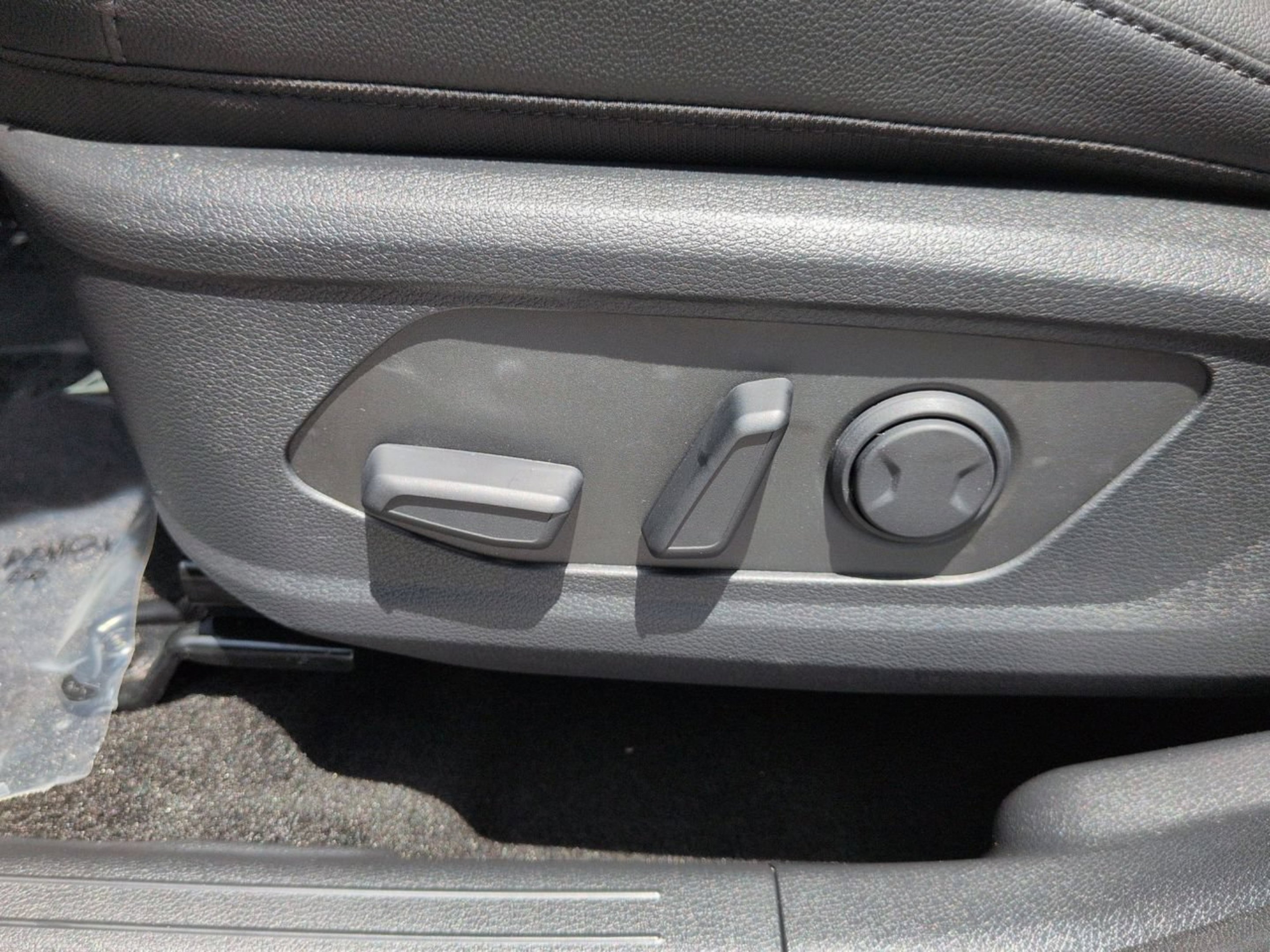 New 2026 Wolf Gray Kia EX image 23