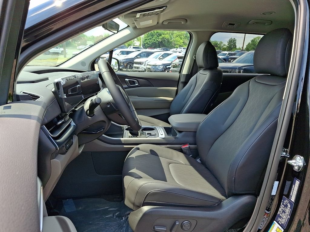 New 2026 Aurora Black Pearl Kia LXS image 6