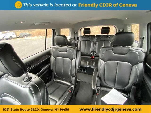 Used 2023 Silver Jeep Limited image 11