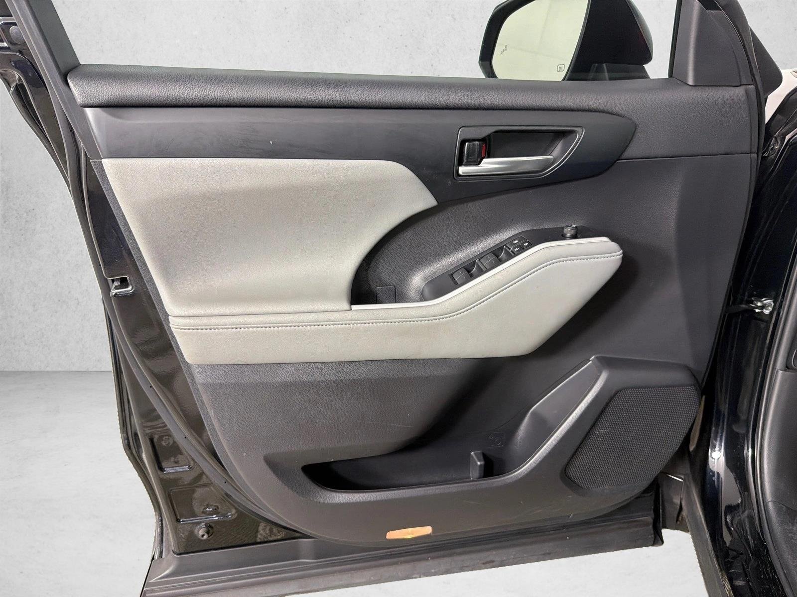 Used 2023 Midnight Black Metallic Toyota XLE image 11