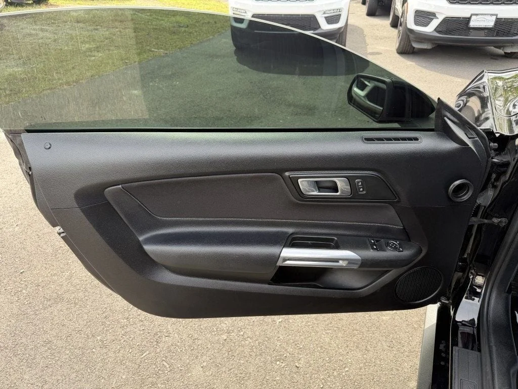 Used 2021 Shadow Black Ford GT Fastback w/ Black Accent Pkg, 10-Speed Auto & Remote Start image 12