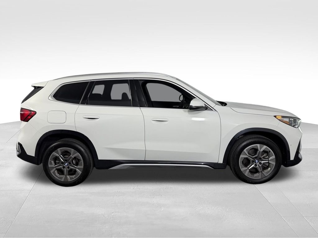 Used 2025 Alpine White BMW xDrive28i image 4