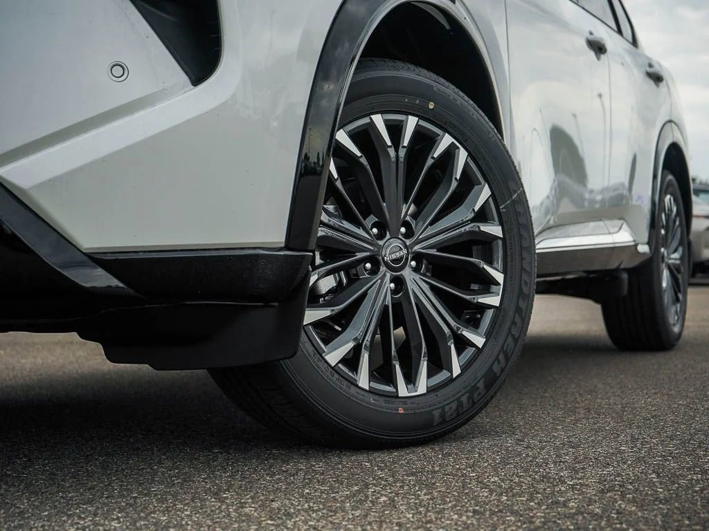 New 2026 Everest White Pearl/Super Black Nissan Platinum image 6