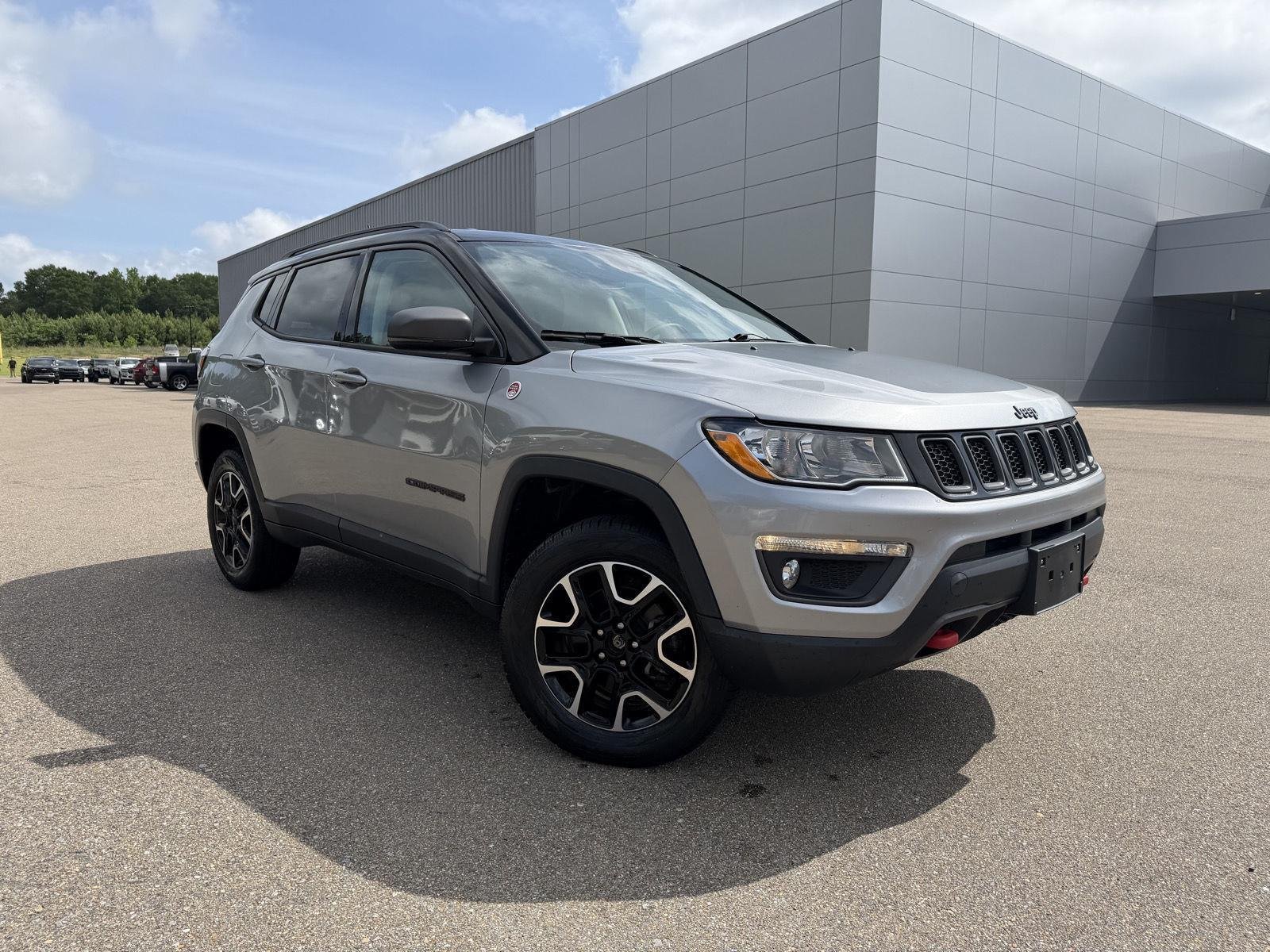 Used 2021 Billet Silver Metallic Clearcoat Jeep Trailhawk image 3