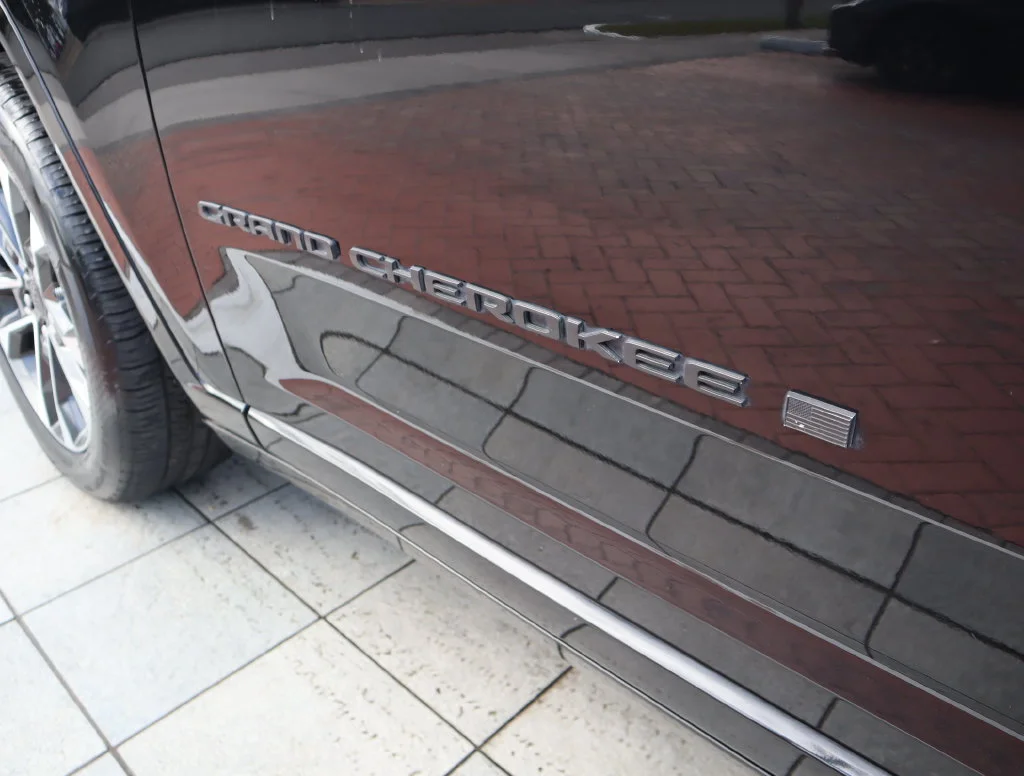 Used 2023 Black Jeep Overland image 11