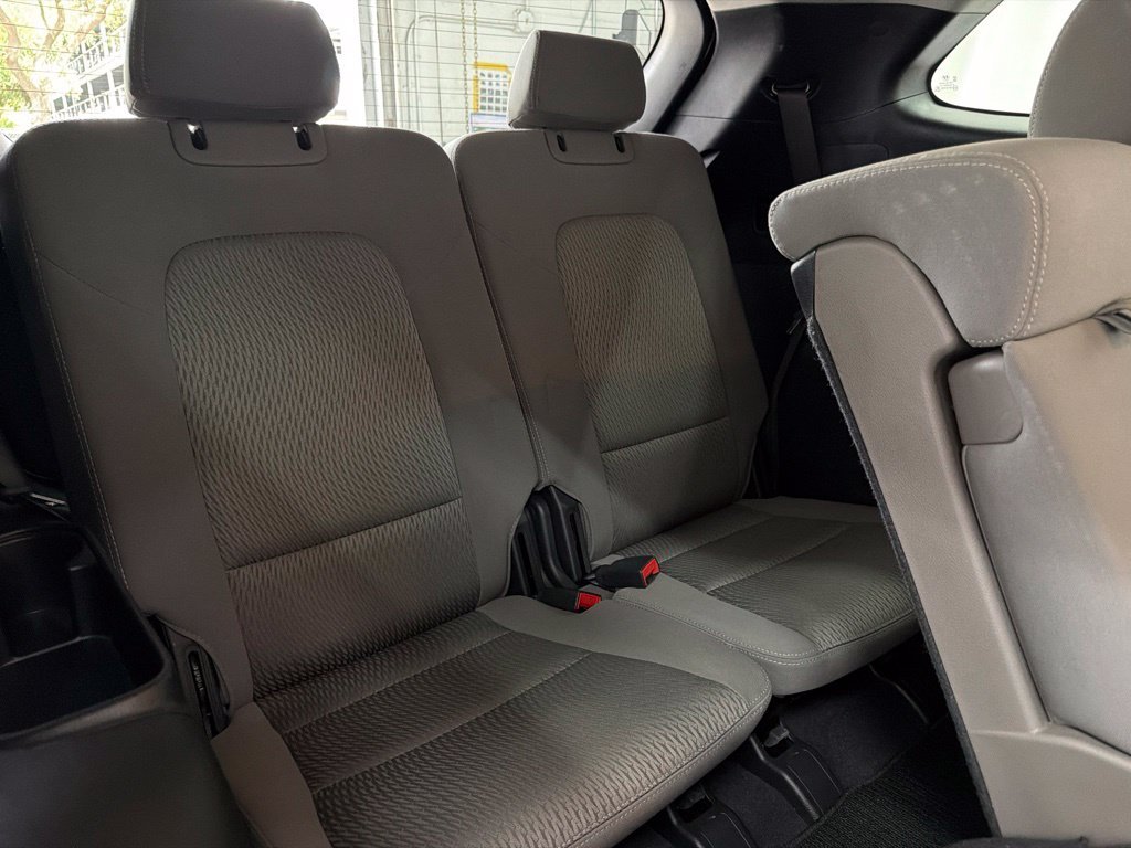 Used 2016 White Hyundai SE image 28