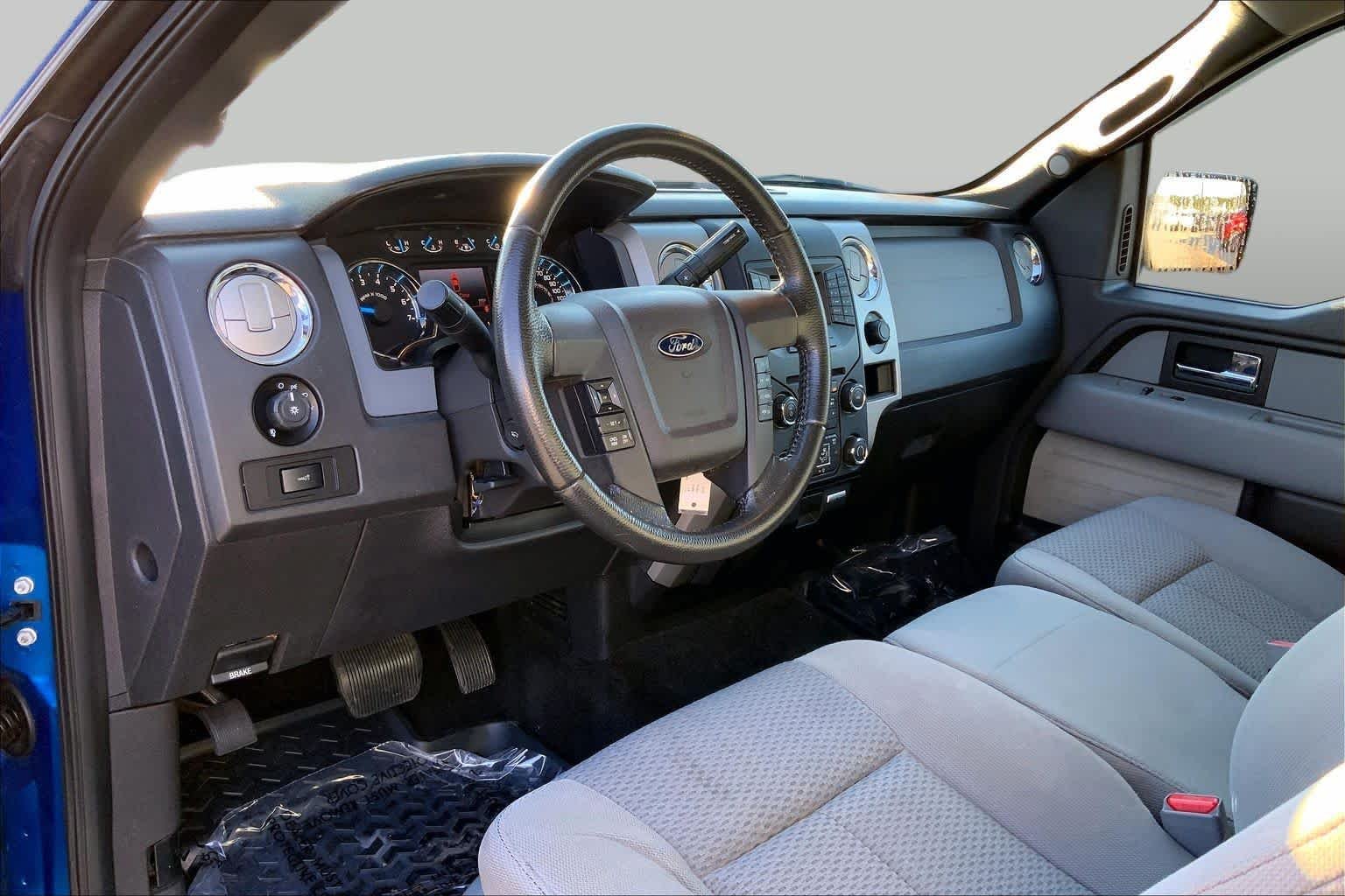 Used 2014 Blue Flame Metallic Ford XLT image 16
