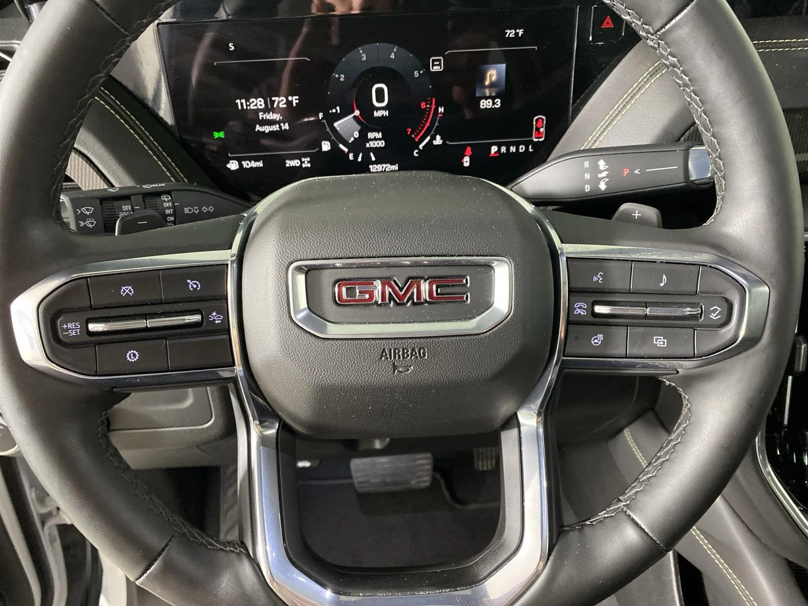Used 2025 Summit White GMC Elevation image 17