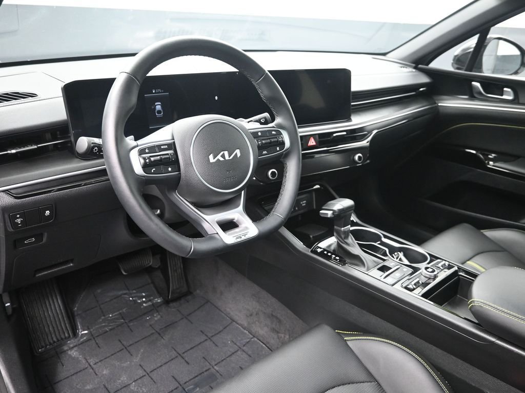 2026 Kia K5 GT - Photo 13