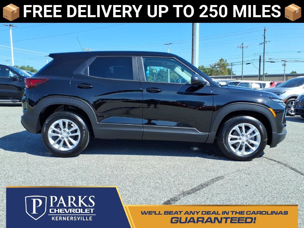 New 2026 Mosaic Black Metallic Chevrolet LS image 32