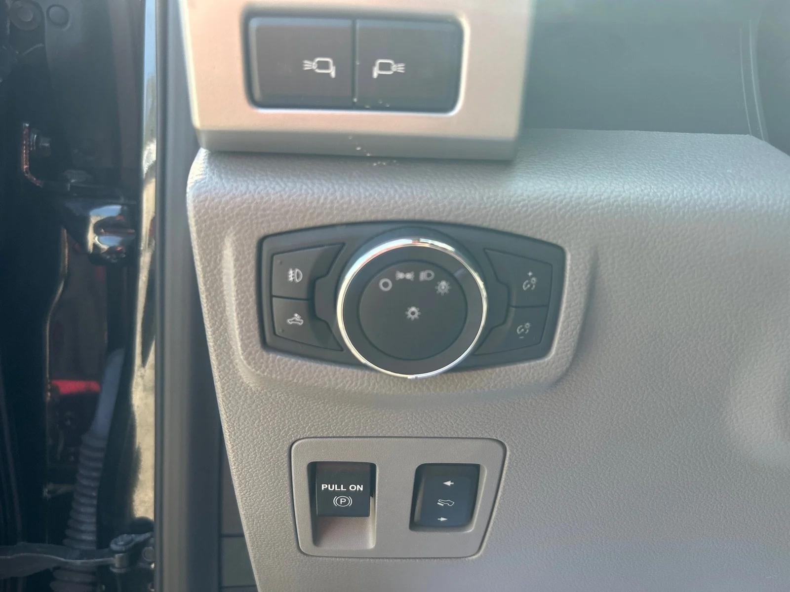 2019 Ford F-150 Lariat - Photo 12