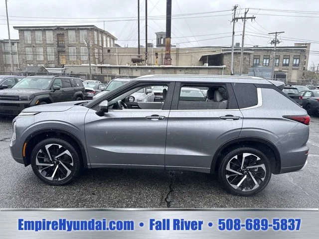 Used 2024  Mitsubishi SEL image 11