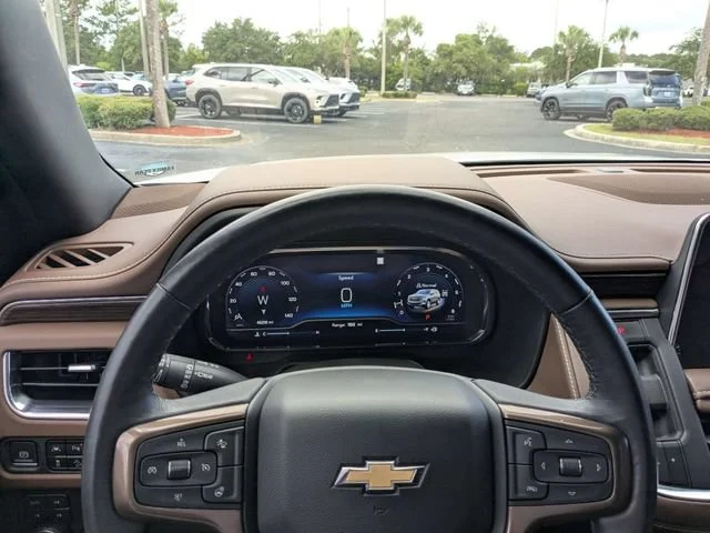 Used 2023 Iridescent Pearl Tricoat Chevrolet High Country image 31