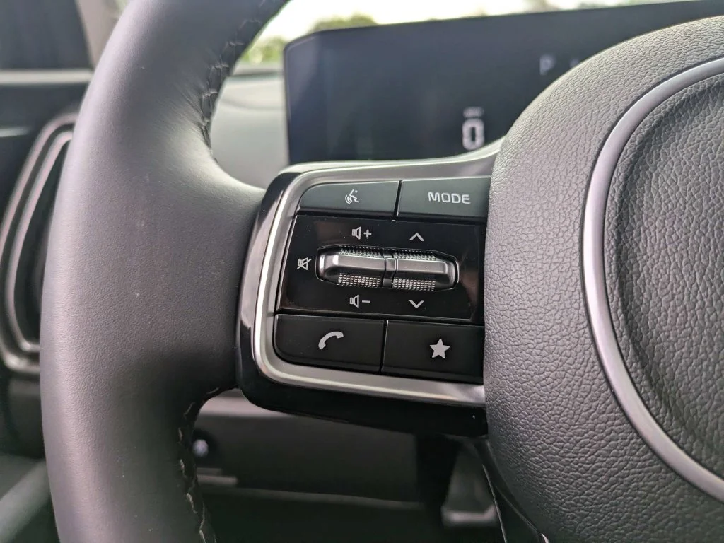 Used 2024 Black Kia S image 27