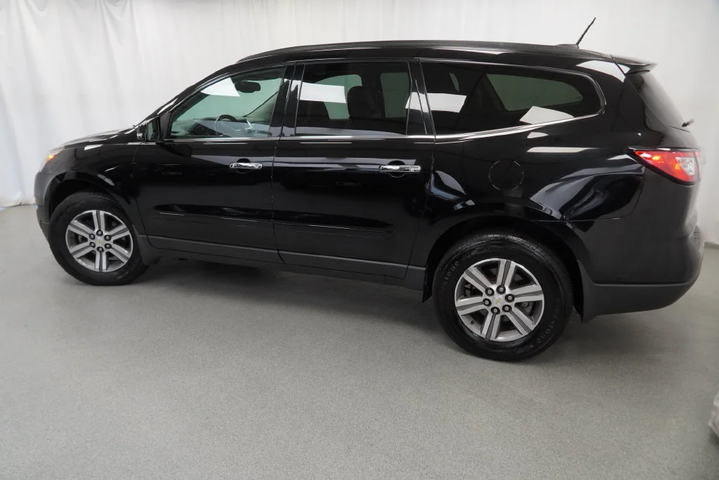 Used 2016 MOSAIC BLACK METALLIC Chevrolet LT image 24