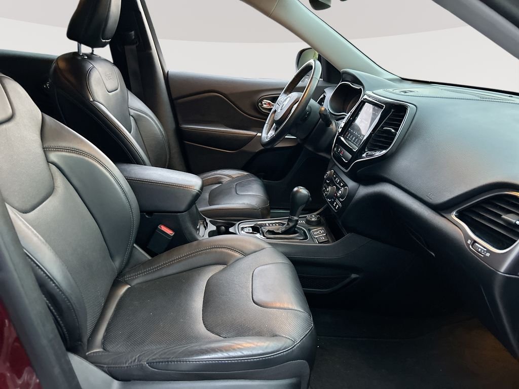 Used 2019 Red Jeep Limited image 28