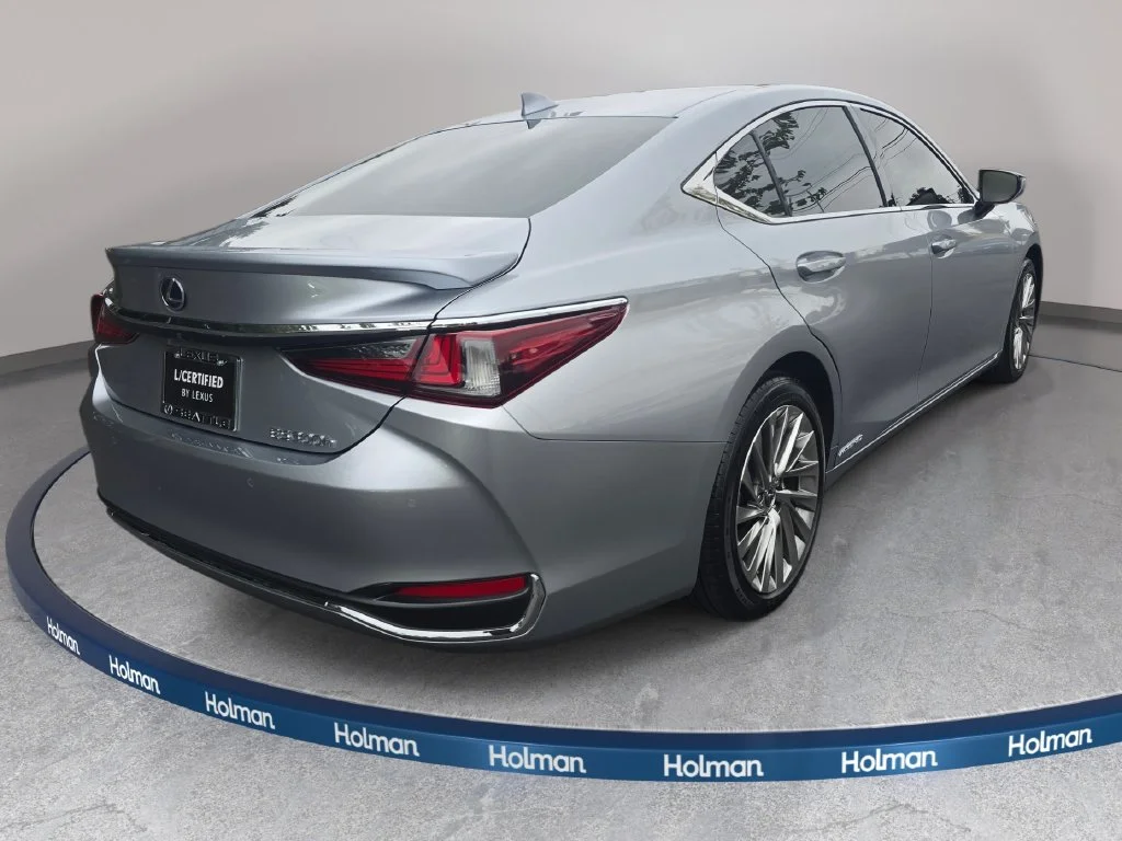 Certified Used 2022 IRIDIUM Lexus 300h Luxury image 5
