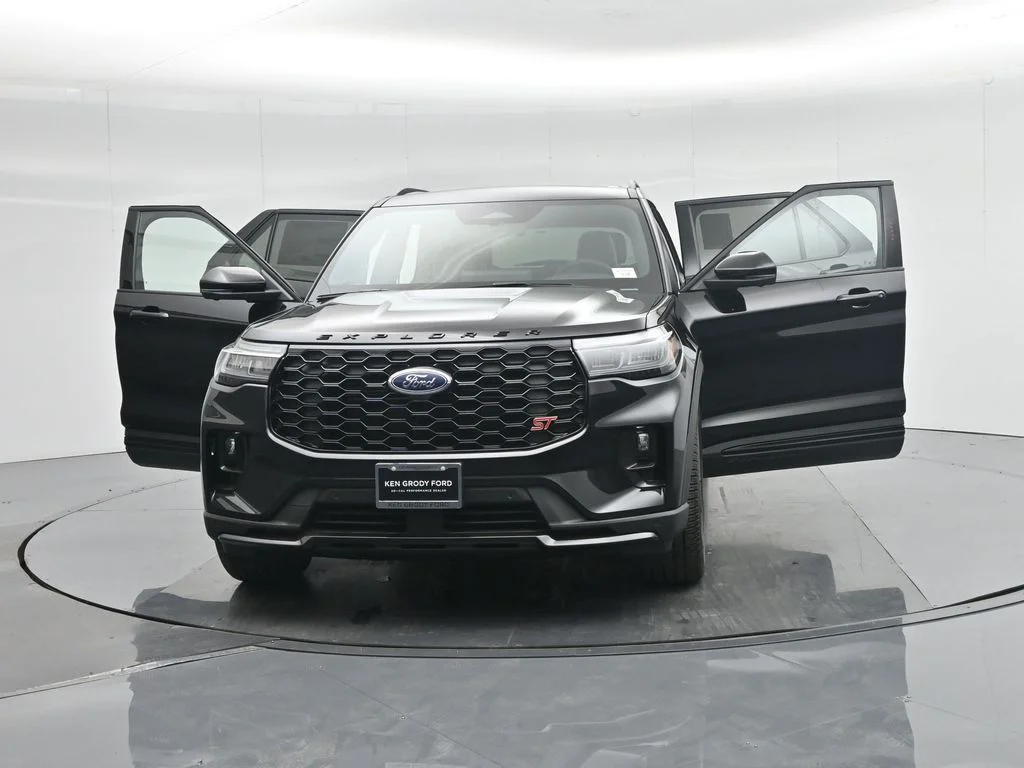 New 2026 Agate Black Metallic Ford ST image 15