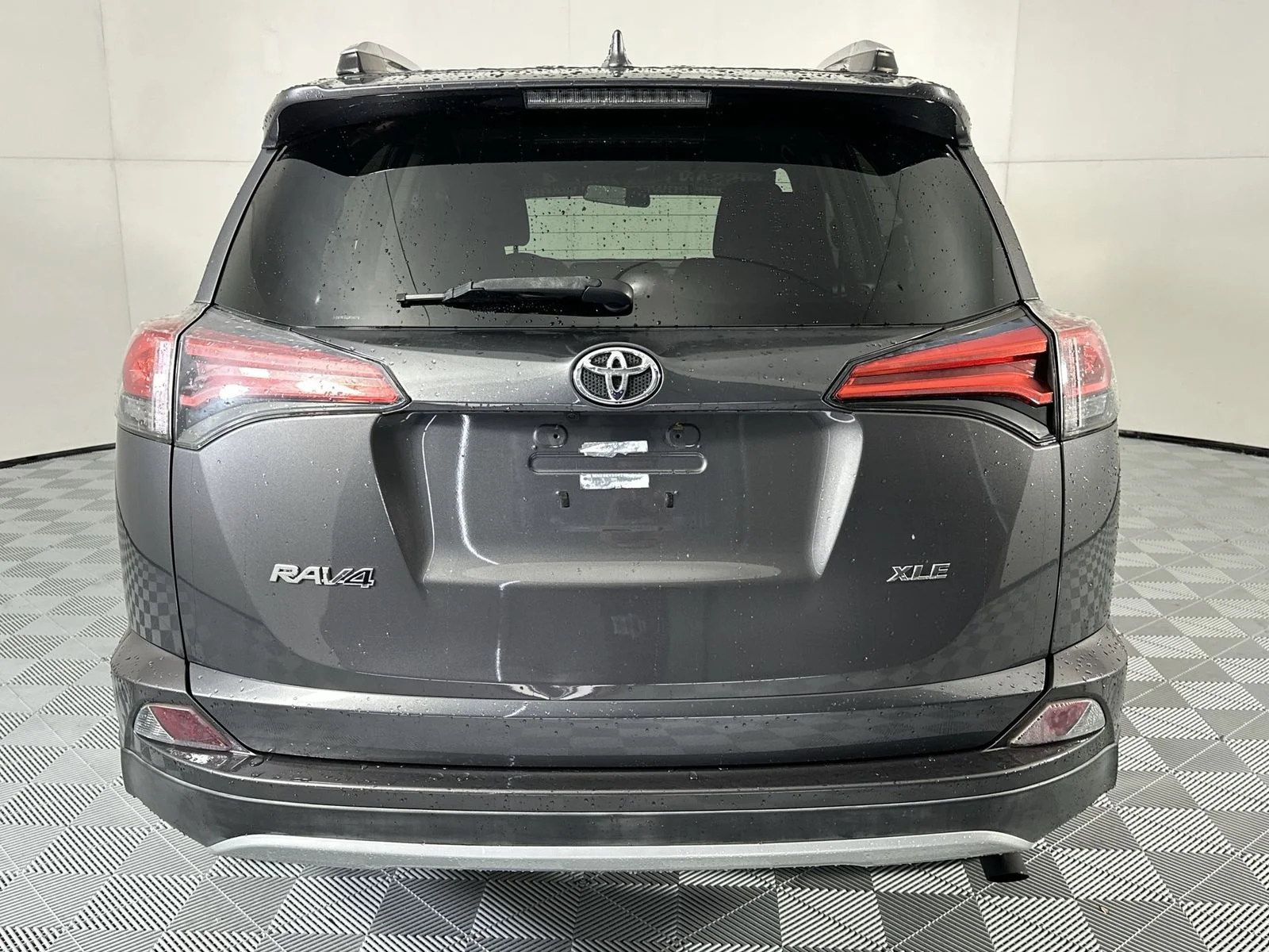 Used 2016 Gray Toyota XLE image 7