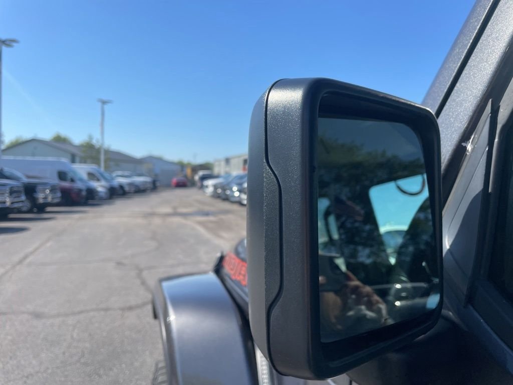 Used 2021 Gray Jeep Mojave image 9