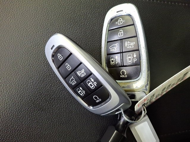 Certified Used 2022 Silver Hyundai Limited image 40