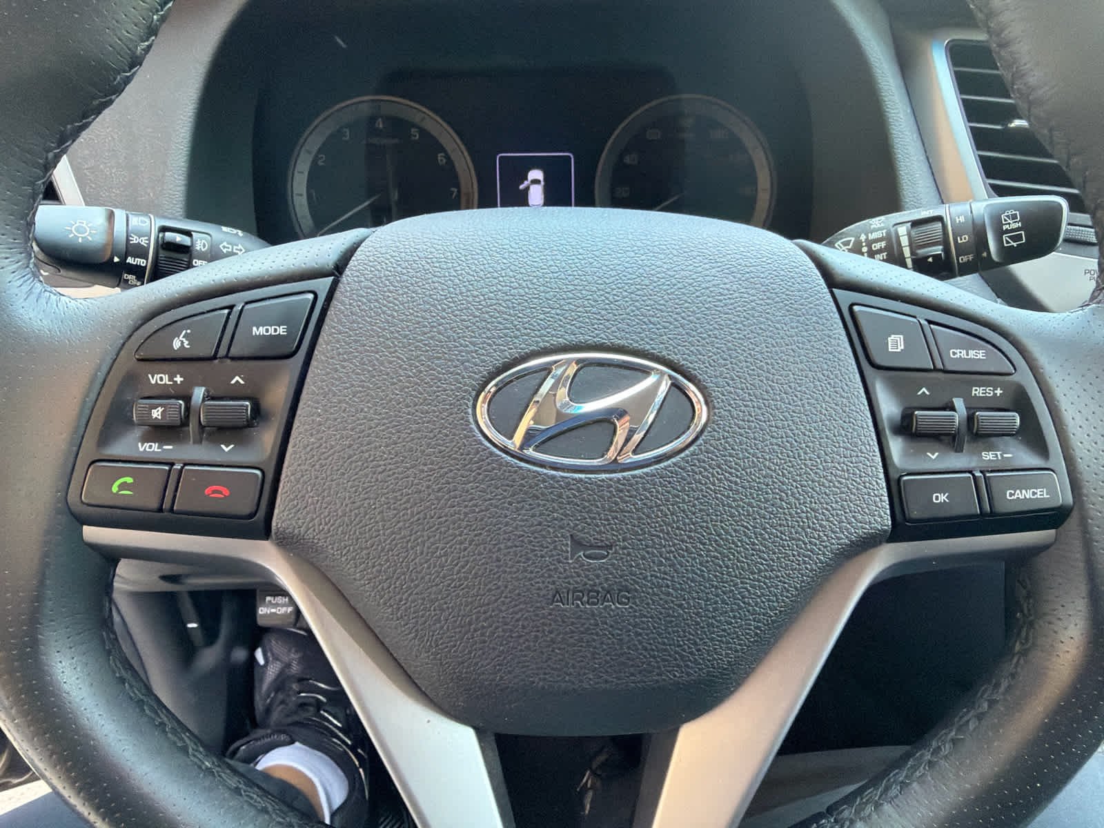Used 2017 Black Noir Pearl Hyundai Night image 16